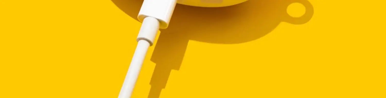 Kawaii Yellow Hat Airpods Case