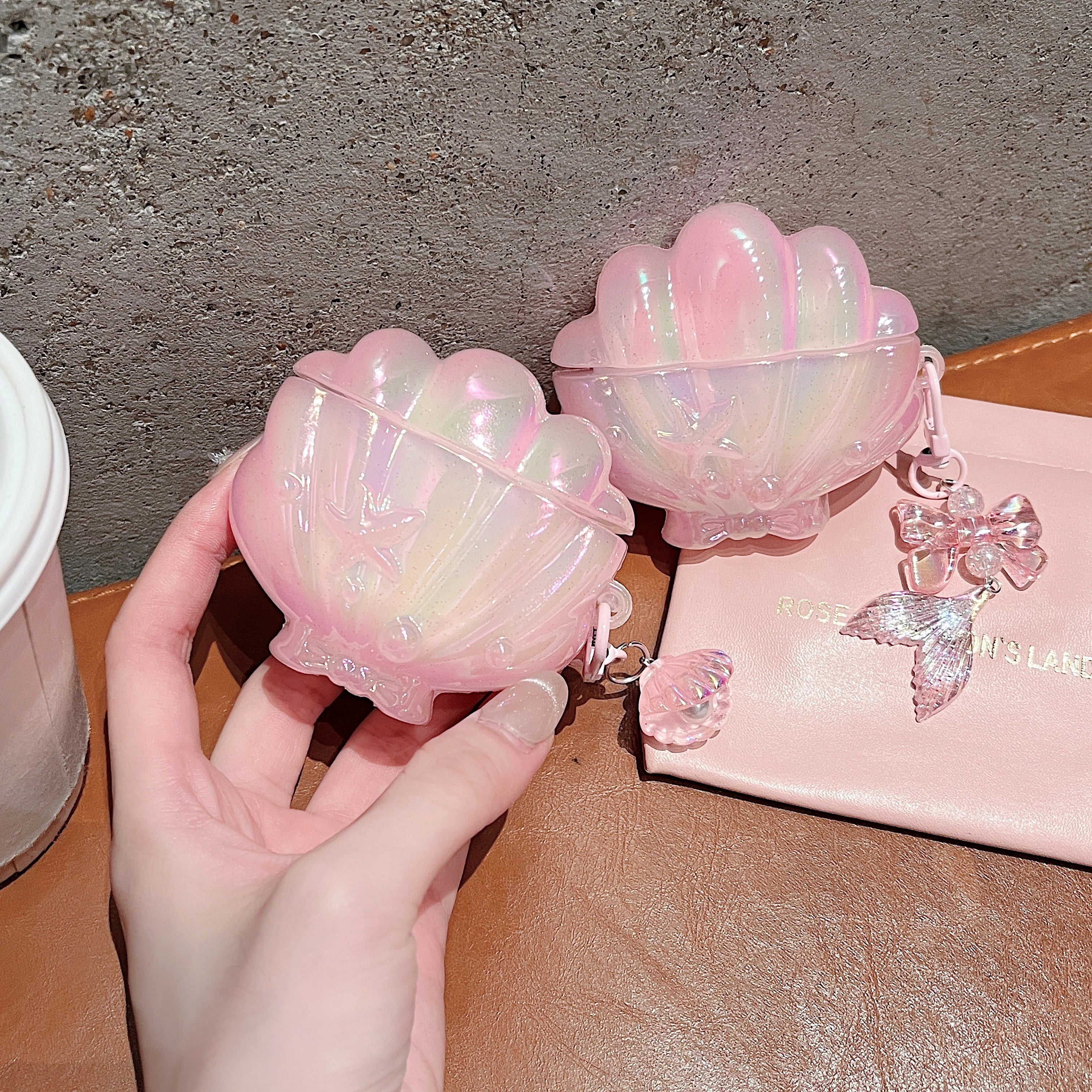 Seashell Clam Airpods Case